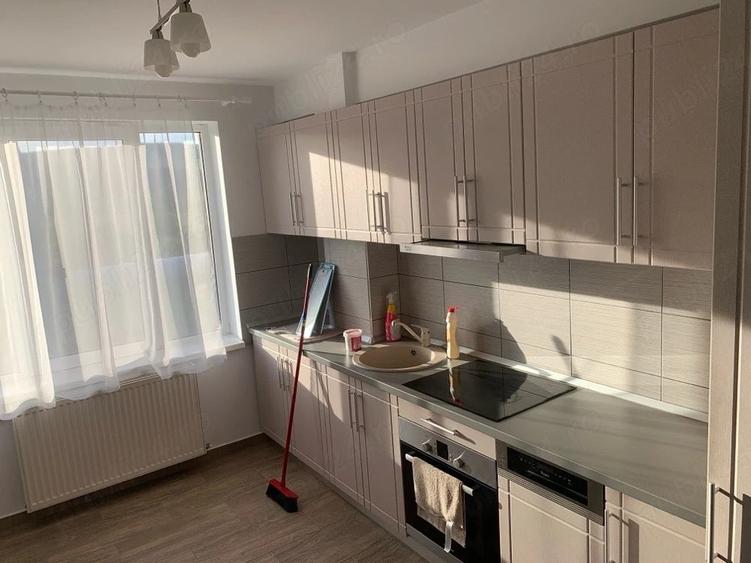 vand apartament 74,65 gherla 2 camere, living +bucatraie , baie , parcare , - 2