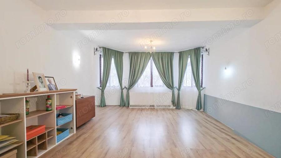 Casa 11 camere cu livada pe Strada Republicii, Dragomire?ti-Deal - 8