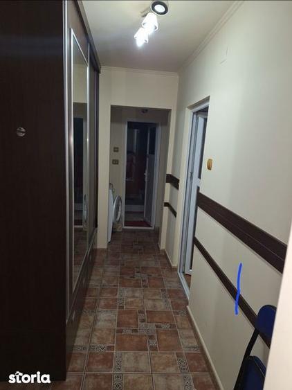 Inchiriez apartament 3 camere - 2