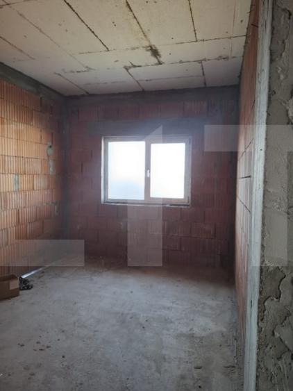 Casă individuală cu 4 camere cu Garaj în Slătioara