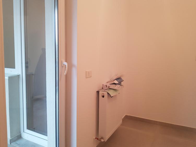 Vanzare apartament unicat, 2 camere, 2 bai, centrala proprie, sector 4 Hornbach - 8