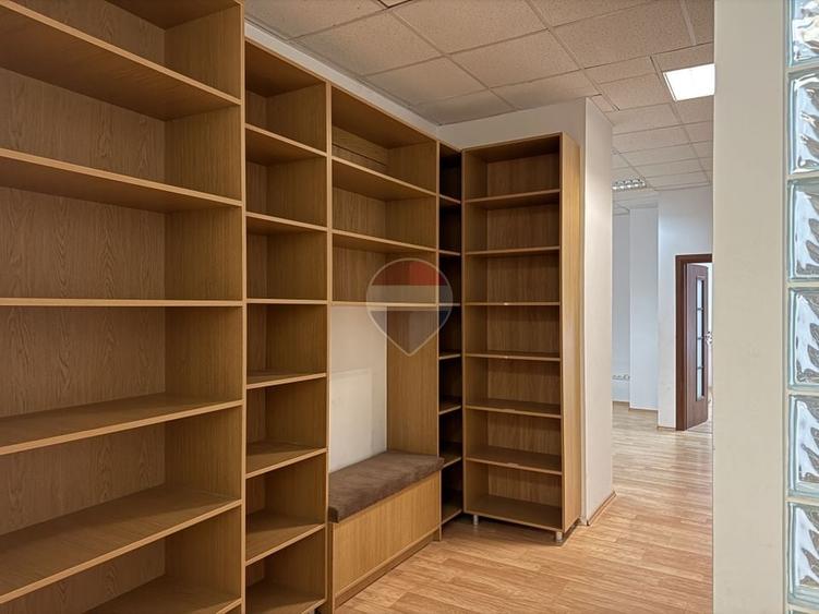 Spațiu comercial, de 304 mp, în Grivița
