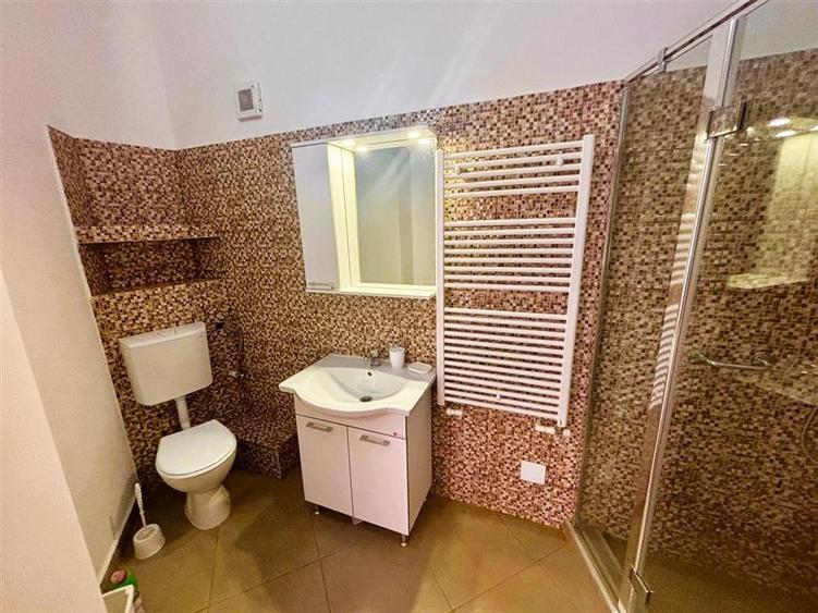 Vila Impunatoare cu Piscina pentru Familie sau Investitie Turistica - 34