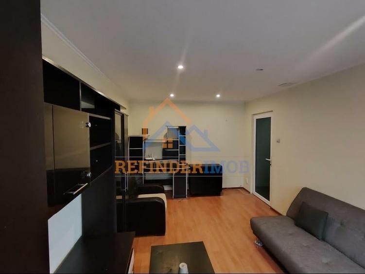 Apartament de vanzare cu 3 camere, zona Titan Auchan - 2