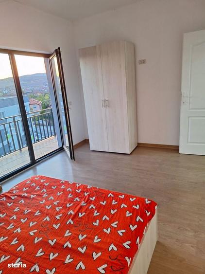 Apartament cu 3 camere de vanzare - 2
