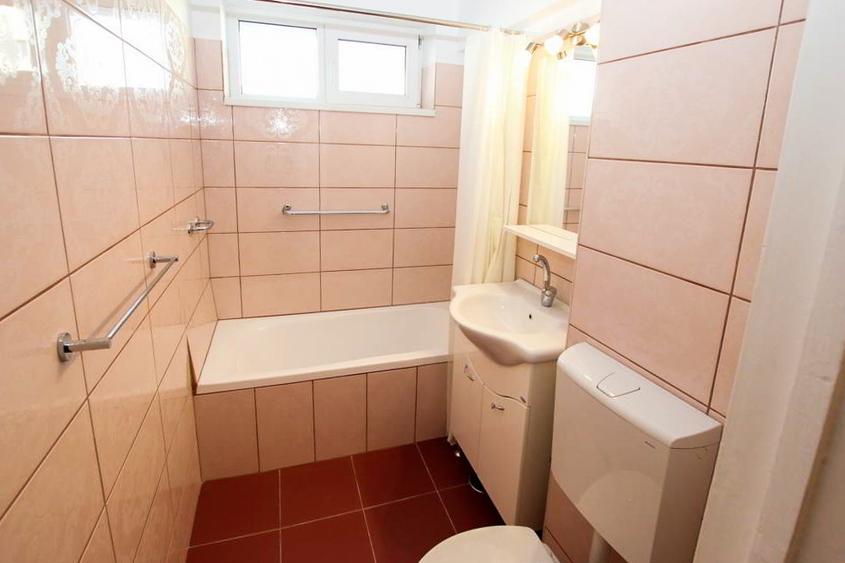 3 camere de inchiriat Al. Compozitorlilor 13 - 14