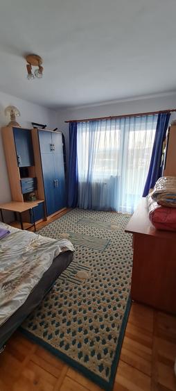 Inchiriez apartament 4 camere - 8
