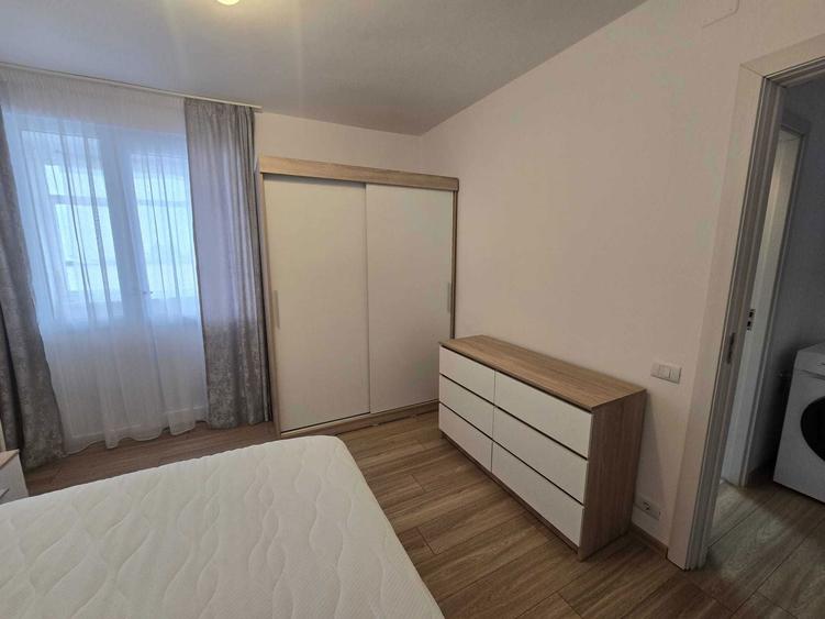 Ap 2Cam prima inchiriere, renovat, bloc T3,langa Gen. Nr. 3 Marasesti - 1