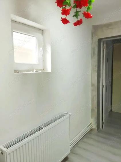 Doua case intr-o curte, partial din caramida, cu interior renovat in anul 2025, in zona buna, - 5