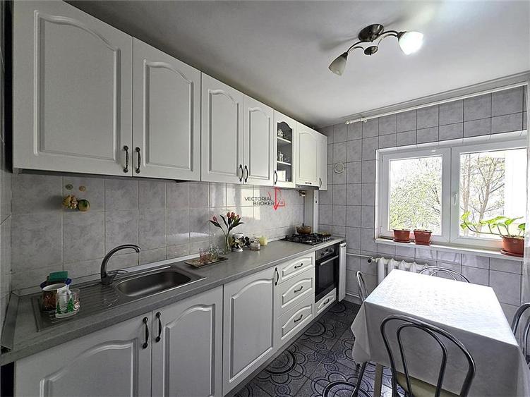 Et.1, hol  H , bloc reabilitat  Doamna Ghica Pancota - 3