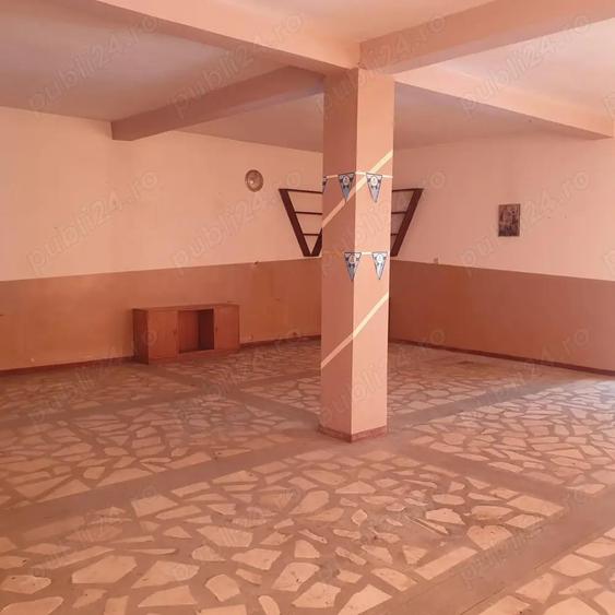 Casa Vadu Moldovei... 2 imobile...14 camere - 8