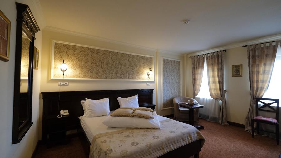 Vanzare hotel in zona superba de munte cu priveliste incredibila din camere - 13