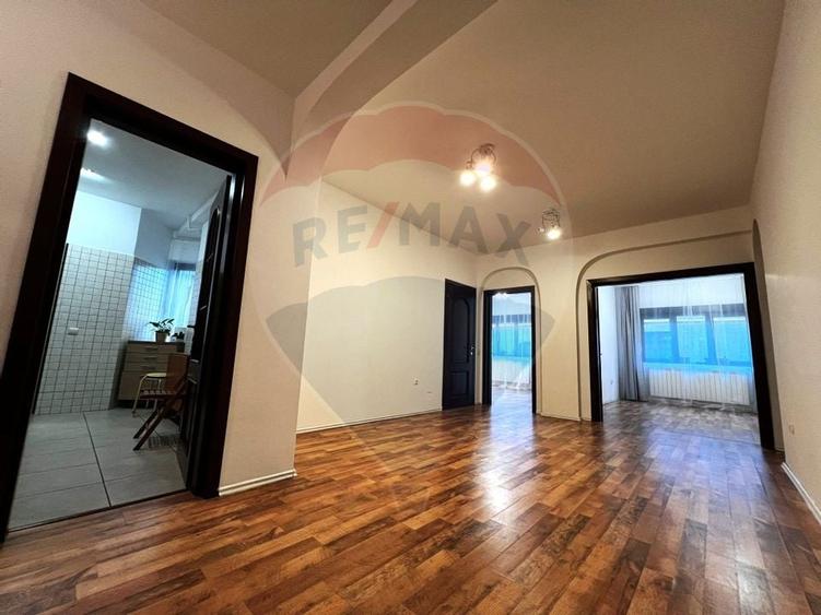 Apartament cu 3 camere de închiriat în zona Dacia - 1