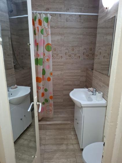 Garsoniera 36 mp, mobilata si utilata complet, etaj 3, zona foarte buna, aer conditionat si boiler. - 4