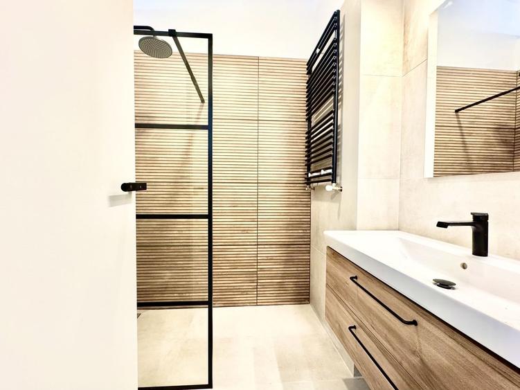 Apartament 2 camere, primitor si cochet, prima închiriere, Piața Maria - 8