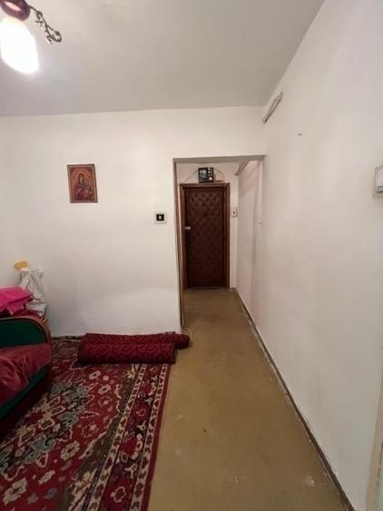 Etaj 1-Targu Cucu-Pod de Fier-3 Camere Decomandat-bloc 84' - 7