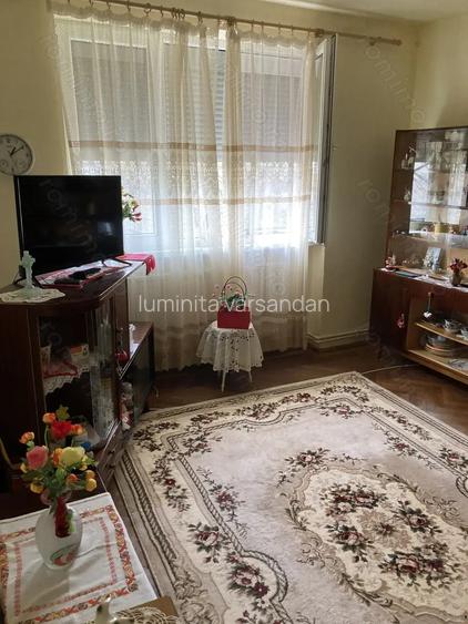 VAND APARTAMENT 2 CAMERE 58000 euro zona ultracentrala