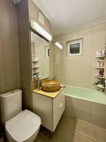 Lipovei, DECOMANDAT, Centrala proprie - 10