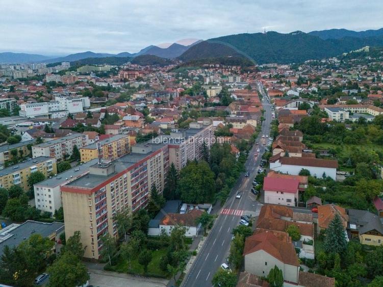 3 camere, 2 balcoane si 1 beci - Strada de Mijloc - BRASOV