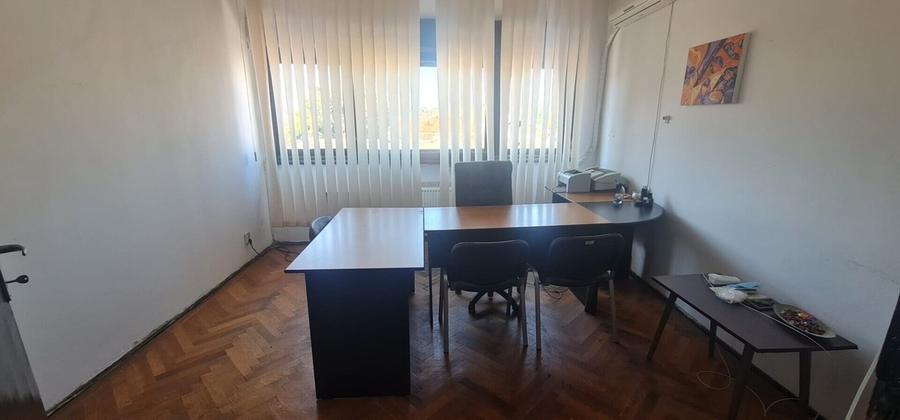 Cartierul Armenesc ultracentral apartament 4 camere - 11