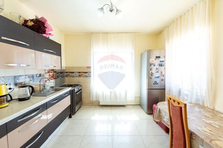 Casa individuala cu priveliste, 5 dormitoare, teren generos Baciu - 10