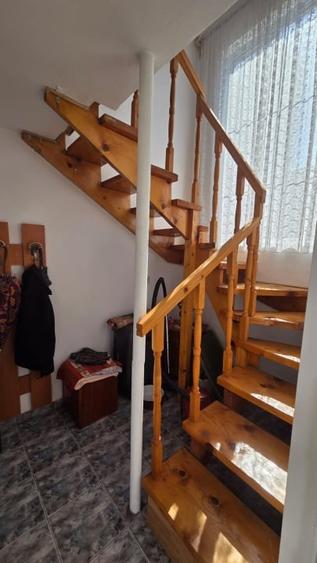 Casă individuală cu 5 camere cu Canalizare în Titulescu