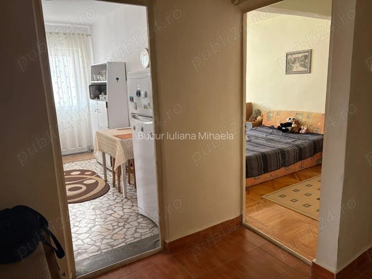 Inchiriez apartament 3 camere ultracentral Buzau Inchiriez apartament 3 camere ultracentral Buzau