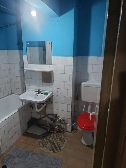 Dau in chirie apartament cu 2 camere, Calea Aradului, etaj. 1 - 6