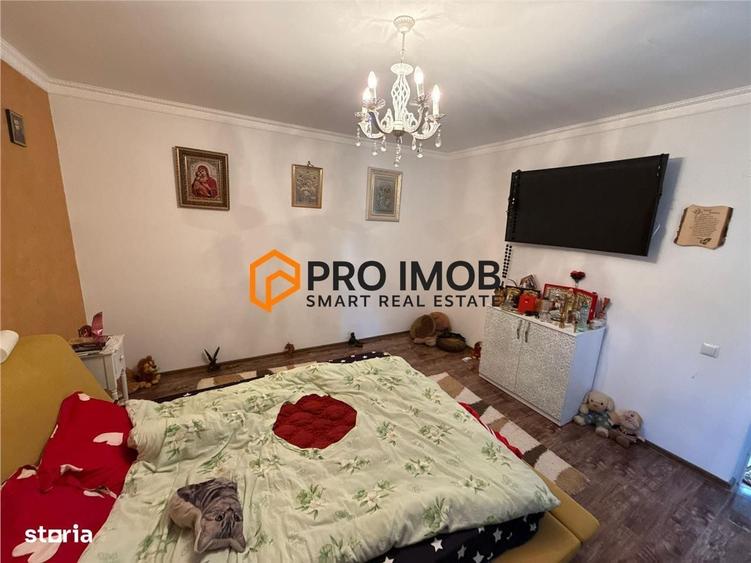 Casă cu 4 camere decomandat în Central