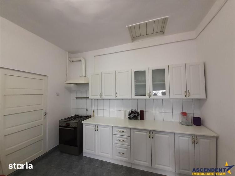 Casă cu 4 camere cu Teren 392 Mp în Libertății