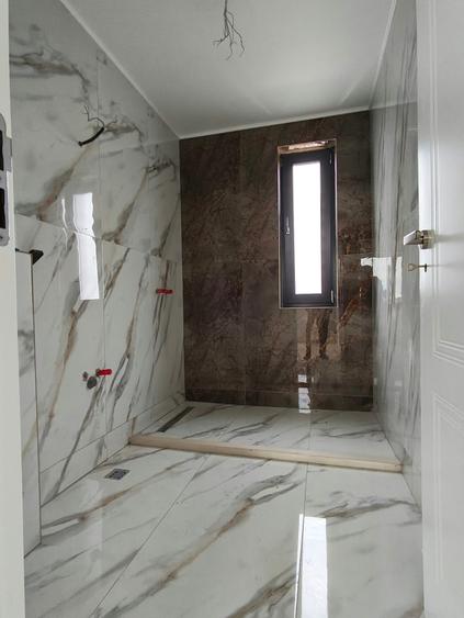 Casă individuală cu 4 camere cu Canalizare în Gulia