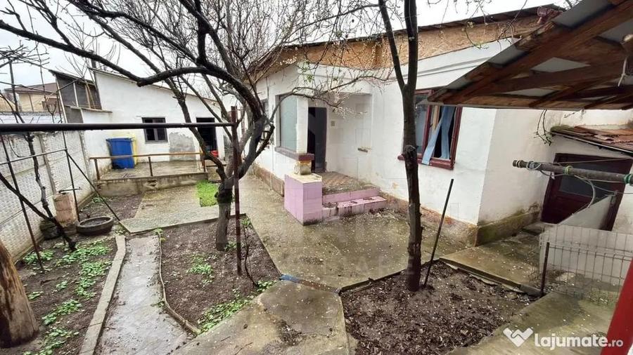 Casă cu 4 camere cu Teren 600 Mp în Central