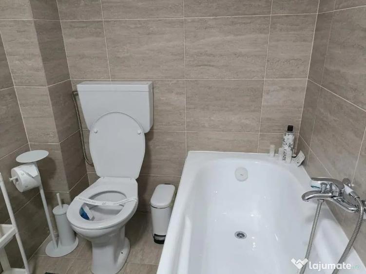 Garsonieră decomandată în Central
