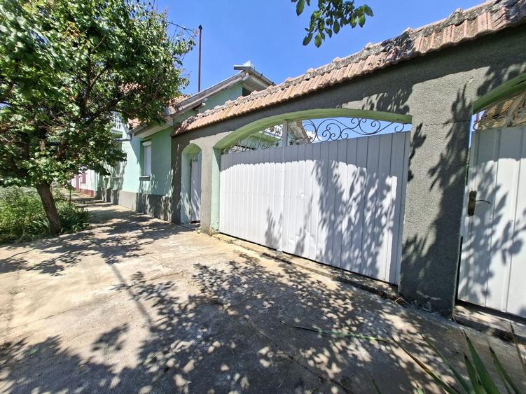 Casă cu 3 camere în Mișca