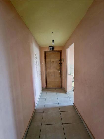 Apartament cu 2 camere semidecomandat în Dâmbovița