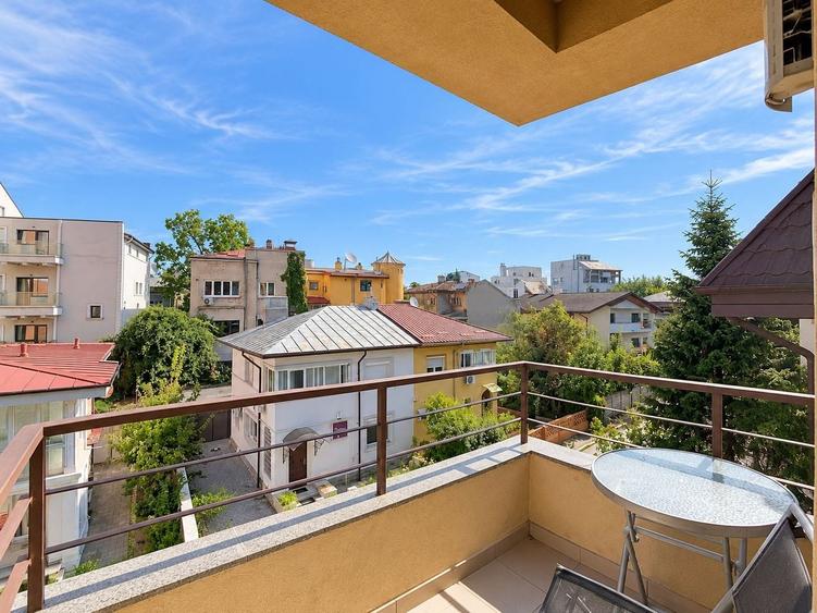 Apartament cu 3 camere decomandat, mobilat în Primăverii