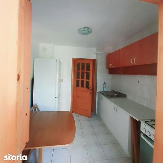 Apartament cu 3 camere decomandat în Păcurari