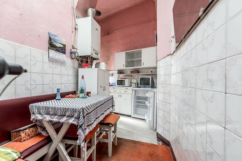 Apartament cu 3 camere semidecomandat în Ultracentral