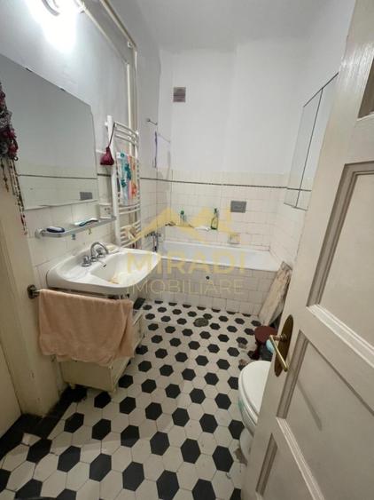 Apartament cu 4 camere în Dorobanți