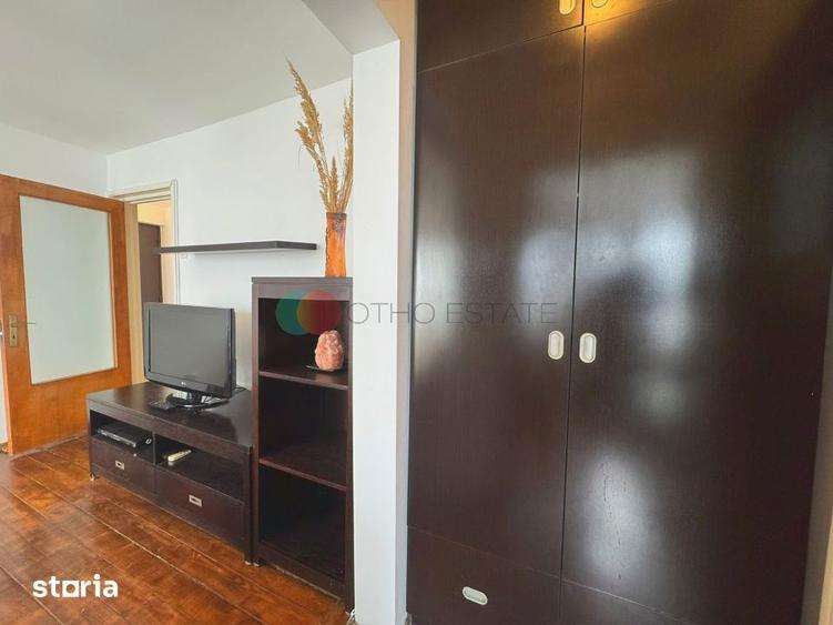 Apartament cu 2 camere semidecomandat, mobilat în Tei