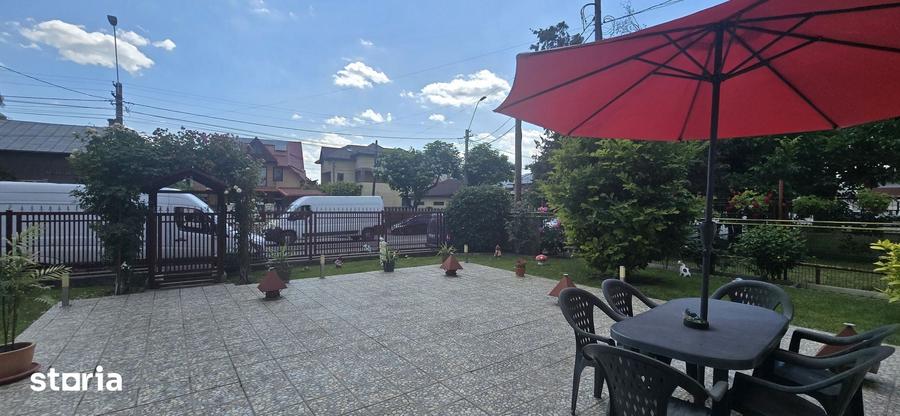 Casă cu 9 camere cu Teren 907 Mp în Central