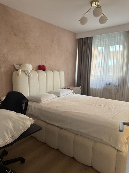 Apartament cu 2 camere semidecomandat în Pajura