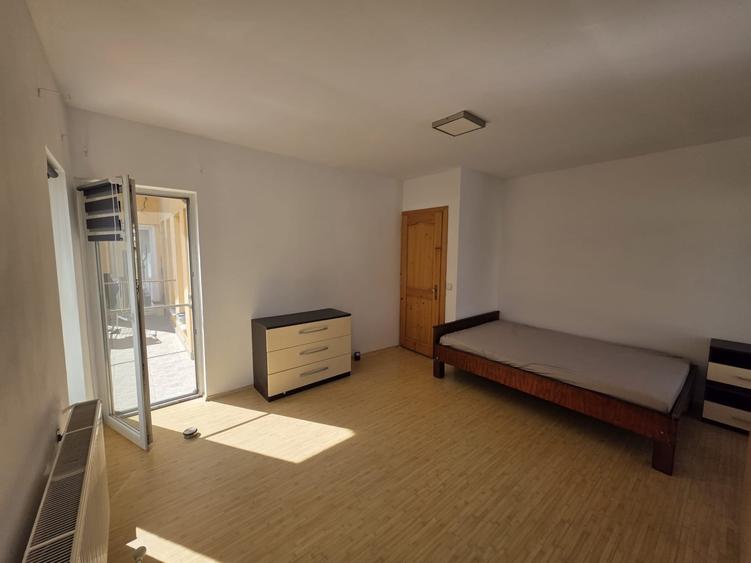 Duplex cu 4 camere cu Canalizare în Florești