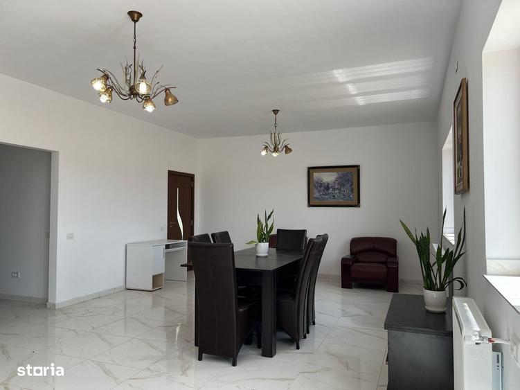 Casă cu 4 camere în Frumușani
