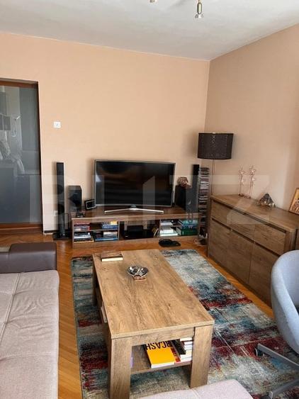 Apartament cu 3 camere decomandat în Podu Roș