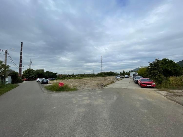 Teren Construcții intravilan de 7000 mp, în Est
