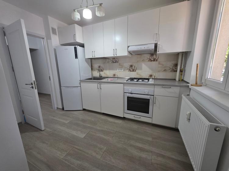 Apartament cu 3 camere decomandat în P-ța Reșița