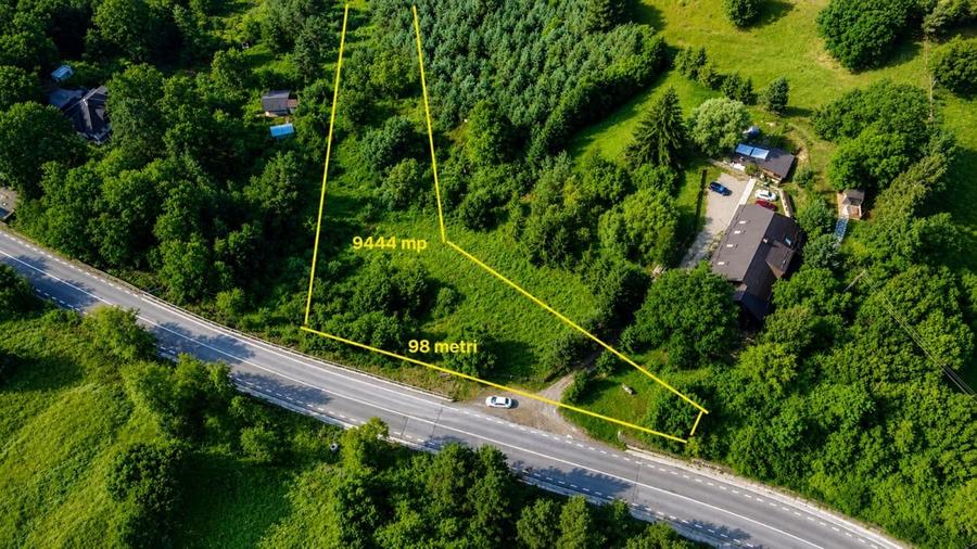 Teren intravilan de 9444 mp, în Hangu