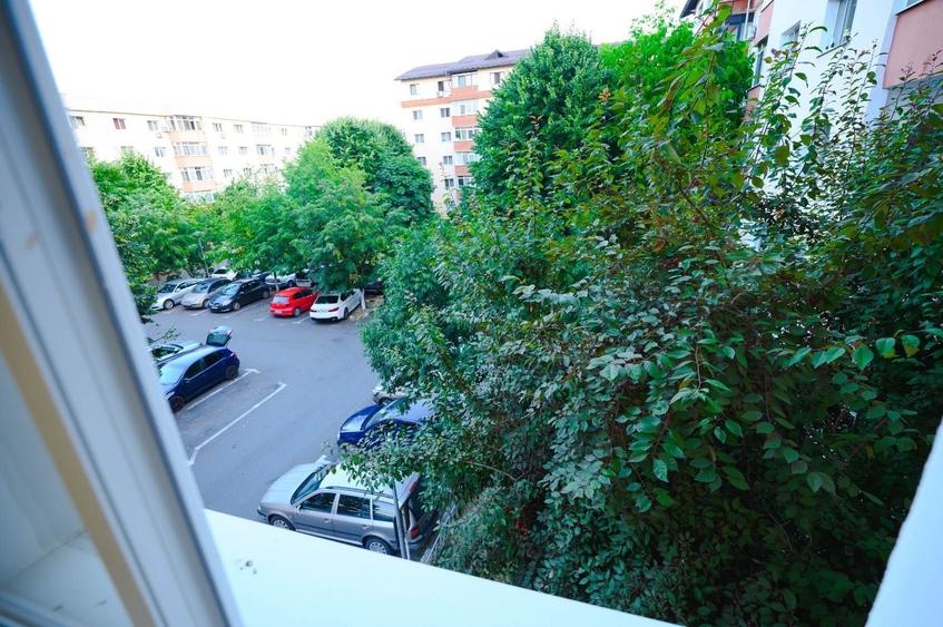 Apartament cu 4 camere decomandat în Ostroveni
