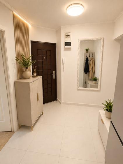 Apartament cu 3 camere decomandat în Titan